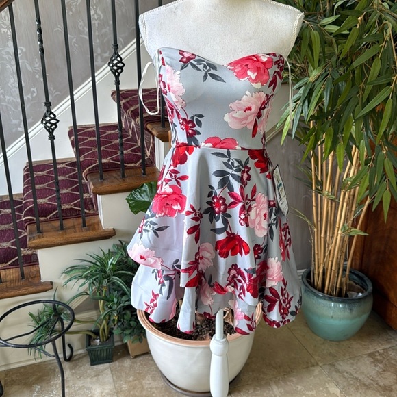 B Darlin NWT strapless dress floral size 9/10 - Picture 2 of 11
